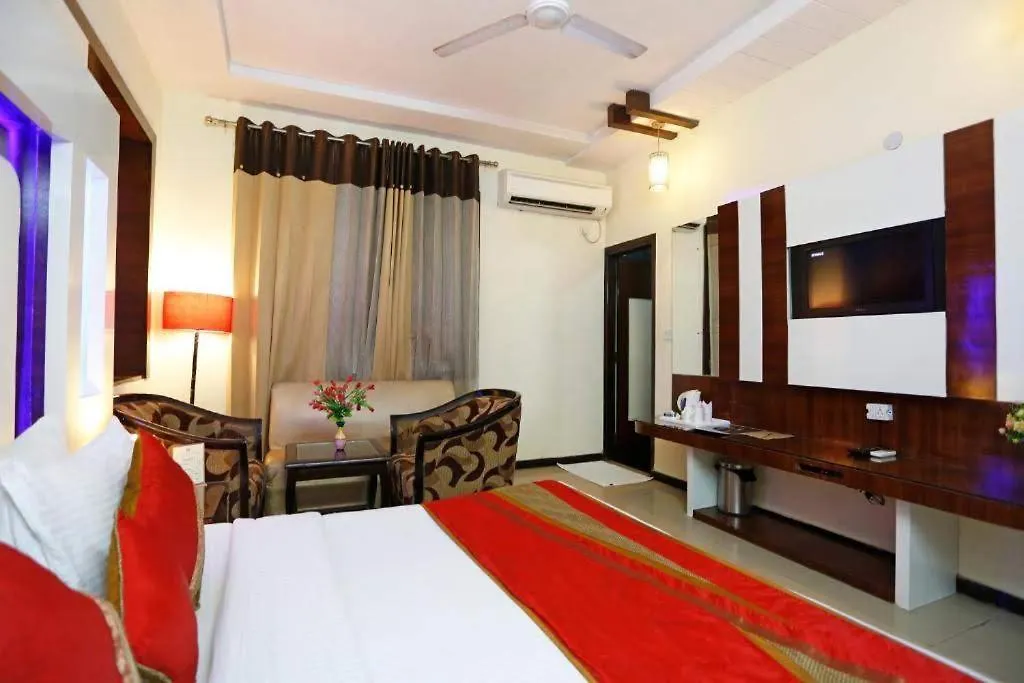 Hotel Hanuwant Place - 3 Minutes By Walk Aerocity Metro Station New Delhi