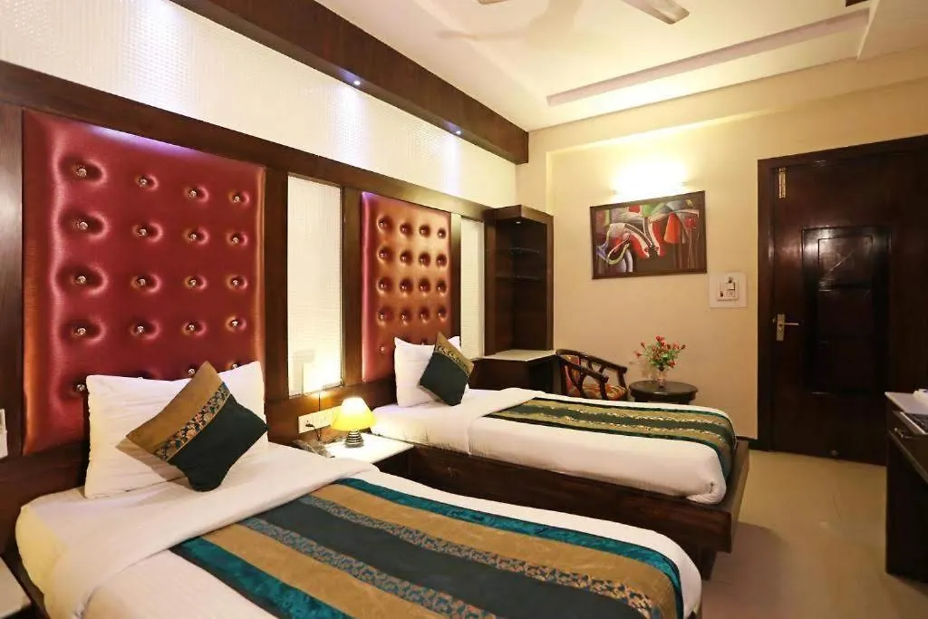 Hotel Hanuwant Place - 3 Minutes By Walk Aerocity Metro Station New Delhi 3*,