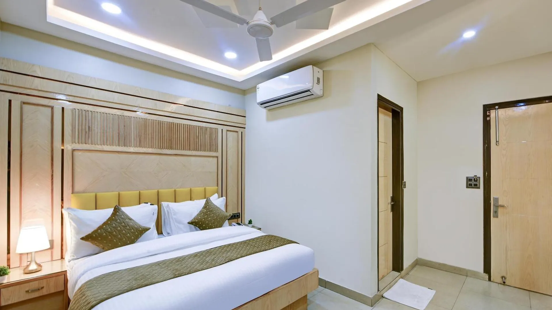 Hotel Hanuwant Place - 3 Minutes By Walk Aerocity Metro Station New Delhi